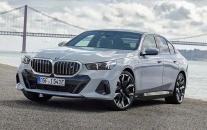 Ô tô điện có thể nặng hơn xe xăng đến cả nửa tấn? Nguyên nhân do đâu?