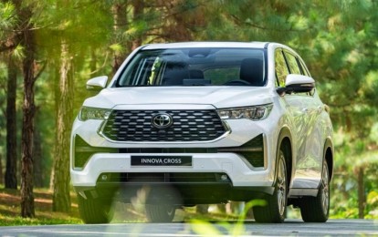 Toyota Innova Cross lần thứ hai vượt mặt Mitsubishi Xpander về doanh số trong năm 2026