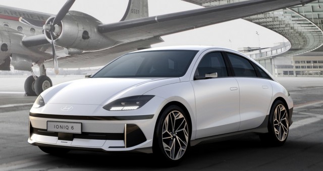 Hyundai Ioniq 6 lần đầu lộ diện: Gần giống nguyên mẫu, thiết kế đậm chất Porsche