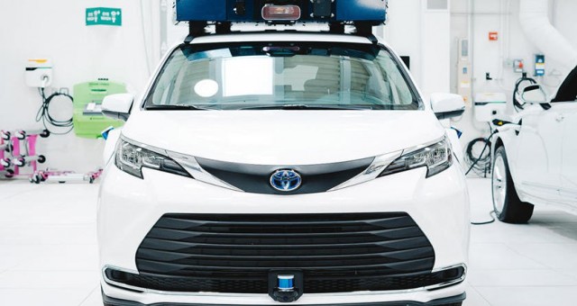 Toyota Sienna - Xe tự hành đầu tiên nhà Toyota sẵn sàng lăn bánh