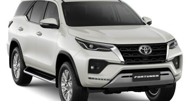 Toyota Fortuner phiên bản nâng cấp “nhẹ” nhập khẩu về Việt Nam có mức giá từ 1,15 tỷ đồng