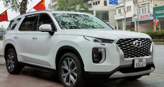Hyundai Palisade nhập khẩu không chính hãng về Việt Nam, giá hơn 2 tỷ đồng