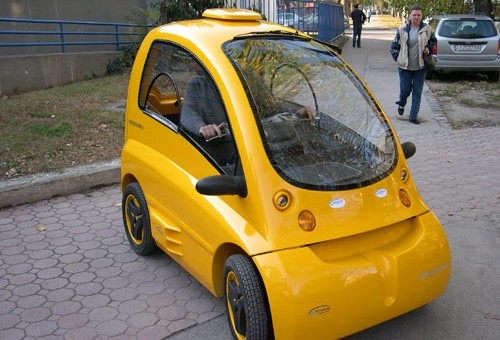 Cận cảnh mẫu ô tô điện Kenguru dành cho người đi xe lăn xuất hiện lần đầu tiên trên thế giới