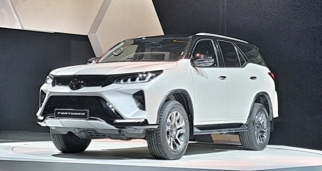 Toyota Fortuner xác nhận ra mắt thế hệ mới vào năm sau, bổ sung động cơ mild hybrid