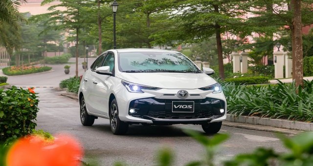 Toyota Vios tung ưu đãi lên 55 triệu đồng, quyết tâm giành lại thị phần