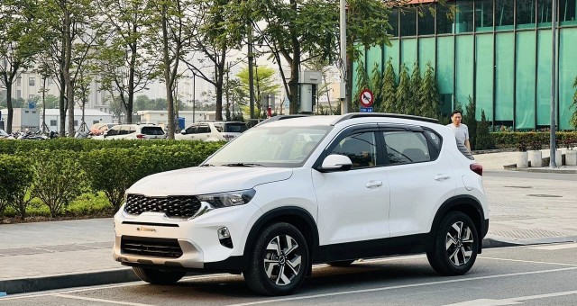 Sau Mazda, Kia bất ngờ tăng giá 3 mẫu xe trong tháng 5