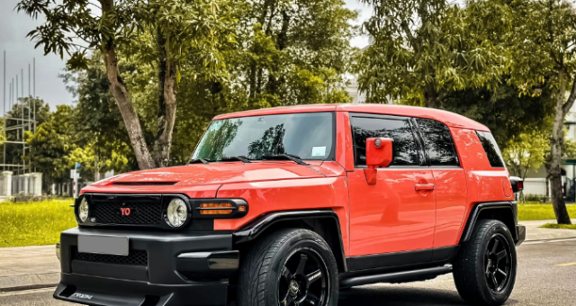 Hàng hiếm Toyota FJ Cruiser 2011 rao bán 1,65 tỷ đồng, riêng tiền 'độ' bằng 1/3 giá xe