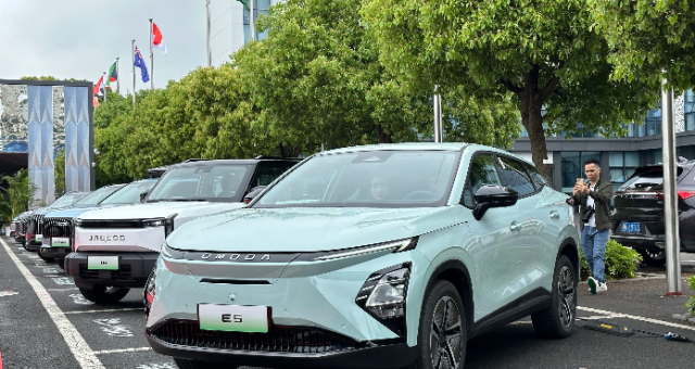 Omoda 5 lộ diện trên đường phố Hà Nội, đếm ngược ngày ra mắt cạnh tranh VinFast VF6
