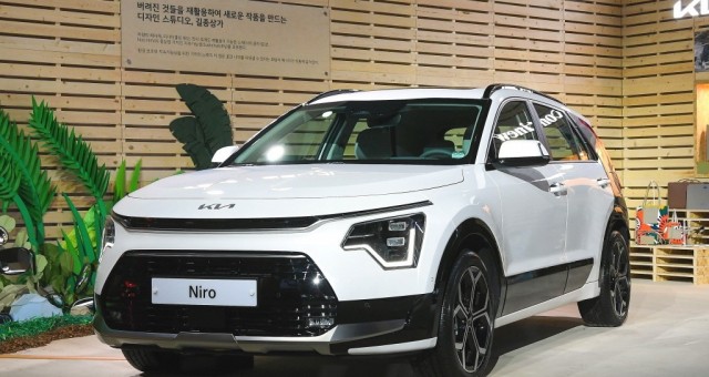 Kia Niro 2025 âm thầm ra mắt tại quê nhà, giá quy đổi chỉ từ 505 triệu đồng