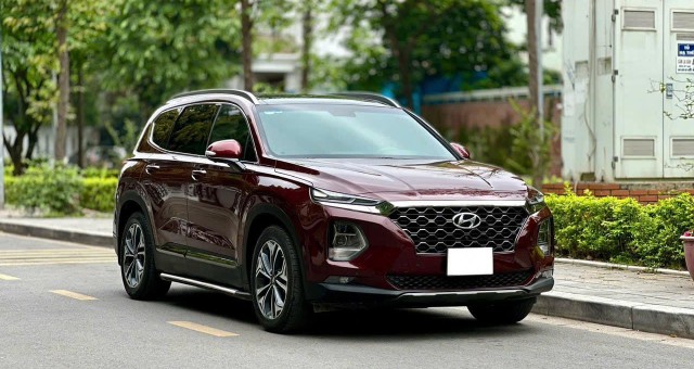 Từng lăn bánh gần 1,5 tỷ, Hyundai SantaFe 2020 bản Dầu Cao Cấp rao bán chưa đầy 900 triệu sau 4 năm lăn bánh