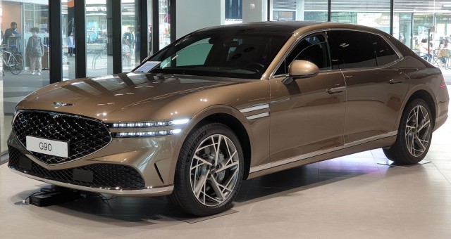 Genesis G90 chốt giá bán tại thị trường Việt, cạnh tranh trực tiếp Mercedes-Benz S-Class