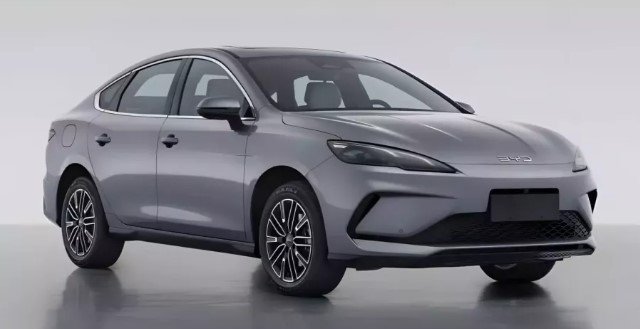 BYD Seal 05 DM-i - Mẫu sedan hybrid nhỏ gọn với giá quy đổi hơn 200 triệu đồng