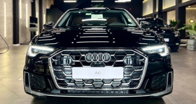 Cận cảnh Audi A6 2025 vừa ra mắt tại đại lý Việt