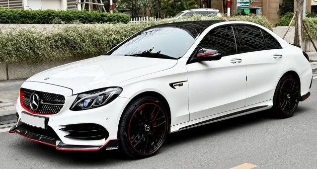 Mercedes-Benz C300 độ body lên C63 AMG bất ngờ được rao bán với mức giá chỉ ngang ngửa Mazda CX-5