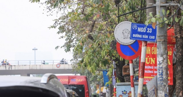 Hà Nội dẹp biển báo 'đánh đố' người tham gia giao thông