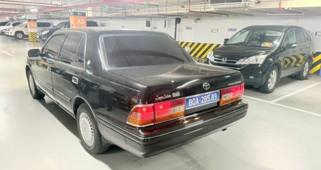 Bộ đôi 'Toyota Crown' của Văn phòng Chính phủ tìm được chủ mới sau hơn 20 năm phục vụ