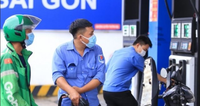Giá xăng RON 95 thấp kỷ lục, về mốc chưa từng có trong suốt 3 năm qua