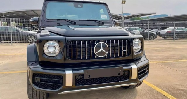 SUV chủ tịch Mercedes-AMG G63 chính hãng 'chạm đáy' mới tại đại lý, rẻ hơn cả xe chạy lướt
