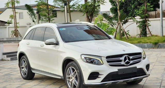 Lăn bánh 9 vạn kilomet, Mercedes GLC300 2017 rao bán hấp dẫn trên sàn xe cũ