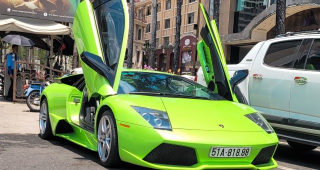 Mục sở thị siêu phẩm Lamborghini Murcielago tứ quý 8 độc nhất Việt Nam lộ diện trên phố