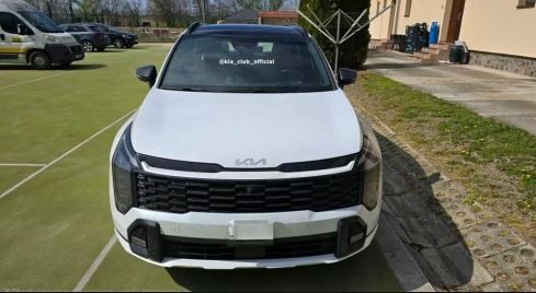 Kia Sportage bản trục ngắn 2025 rò rỉ hình ảnh thực tế: Đẹp, gọn và có thể 'giẫm chân' Seltos