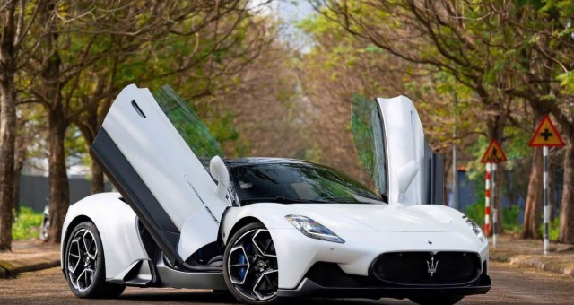 Chưa lăn bánh, Maserati MC20 hàng hiếm đã mất 5 tỷ sau 3 năm nằm kho