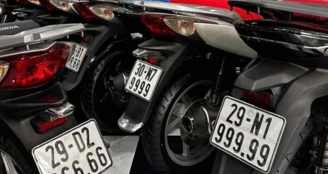 Biển số xe ngũ quý dành cho xe máy 'đổ bộ' dồn dập trong phiên đấu giá ngày 28/4