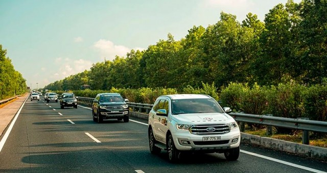 Phát hiện ô tô con phóng 96km/h trong khu dân cư, 14 lần vi phạm tốc độ bị phanh phui