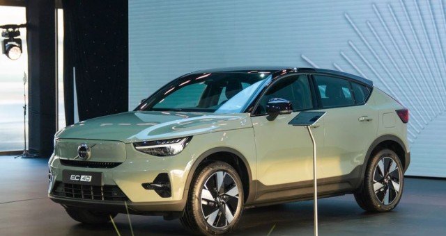 Xe điện hạng sang bùng nổ tại Việt Nam: Cuộc đua mới giữa các thương hiệu lớn