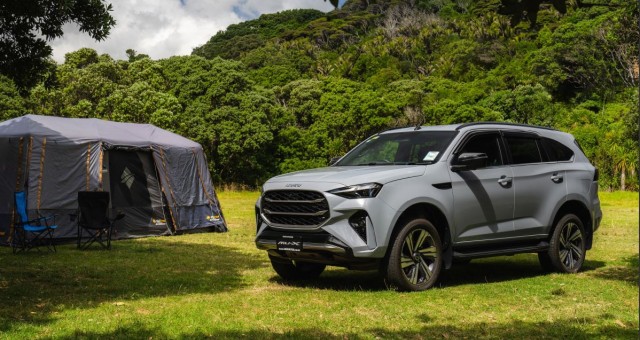 Isuzu mu-X 2025 chốt lịch ra mắt tại Việt Nam: Ngoại hình 'lột xác', giá bán tăng nhẹ, đối đầu Everest