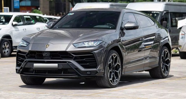 Chạy chưa đầy 3.000 km, Lamborghini Urus 2022 vẫn được hét giá cao hơn xe mới
