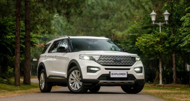 Lựa chọn SUV 7 chỗ trong “cơn bão” ưu đãi: Chọn công nghệ, không gian hay khả năng off-road?