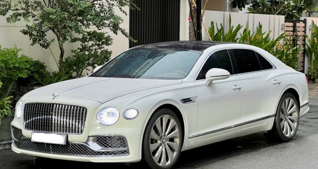 Chạy chưa đến 3.000 km, Bentley Flying Spur V8 2021 vẫn được định giá tới hơn 13 tỷ đồng