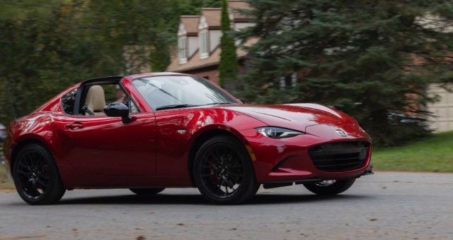 Top 10 mẫu xe mui trần lý tưởng năm 2025: Thiết kế đẹp, hiệu suất mạnh, giá hợp lý