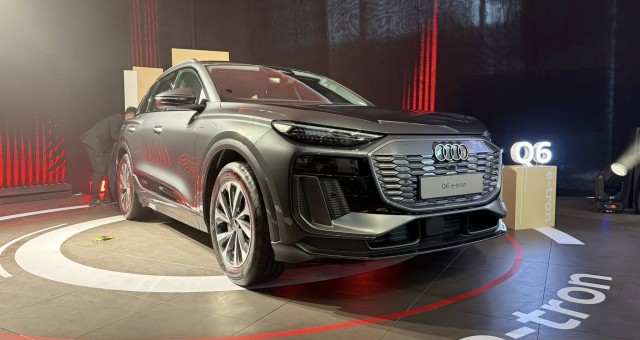 Audi Việt Nam ra mắt bộ đôi Audi Q6 e-tron & Audi A5 All New, giá bán từ 2,199 tỷ đồng