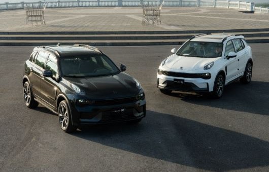 Hơn 900 triệu đồng, xuống tiền chọn Lynk & Co 01 ‘base’ hay Kia Sportage 2.0L bản cao?