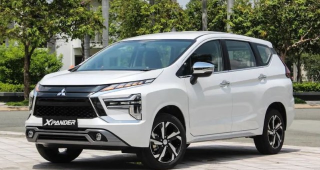 Loạt xe bán chạy đồng loạt giảm giá, hỗ trợ lệ phí trước bạ tới 100%