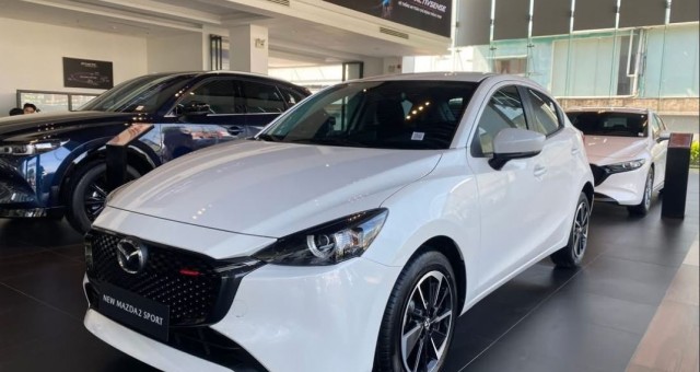 Mazda2 xuống giá sâu, 'lấn sân' phân khúc xe hạng A của i10, Morning