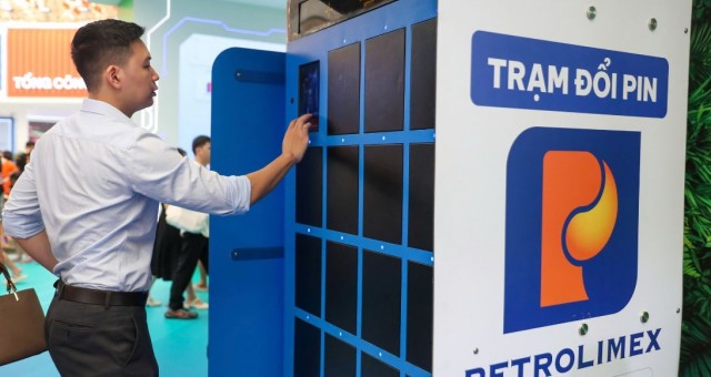 Petrolimex trình làng mô hình trạm đổi pin, mở màn cuộc đua hạ tầng xe điện