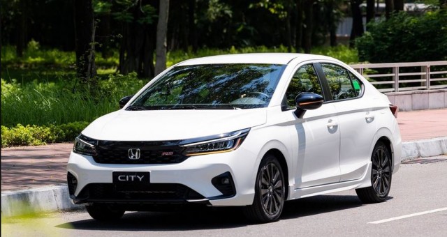 Loạt mẫu xe hot đồng loạt giảm hàng chục triệu với ưu đãi phí trước bạ