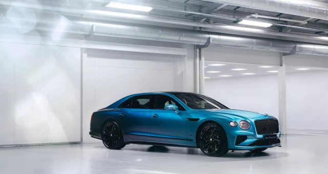 Bentley gây choáng với màu sơn Ombré, đắt hơn cả một chiếc BMW 320i mới