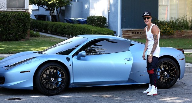 Justin Bieber bị liệt vào danh sách đen của 'ngựa chồm' Ferrari