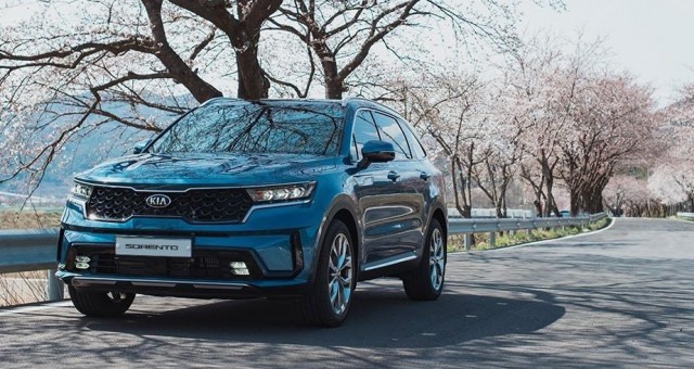 KIA Sorento 2023 'âm thầm' được nâng cấp tại Việt Nam: Nội thất sang trọng, bổ sung nhiều công nghệ tiên tiến