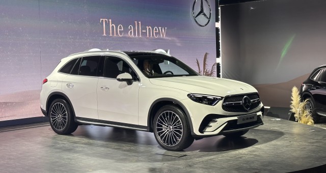 Mercedes-Benz GLC 2023 ra mắt Việt Nam: Thêm công nghệ, giá tăng 160 triệu đồng