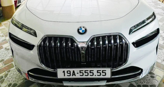 Đấu giá biển số ô tô sáng 10/10: Biển đẹp nhưng giá chốt bất ngờ