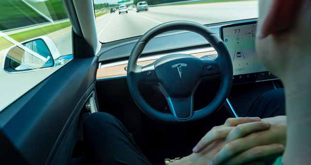 'Cậy' xe điện Tesla có tính năng tự lái Autopilot, tài xế ngủ quên suốt 40 km trên cao tốc