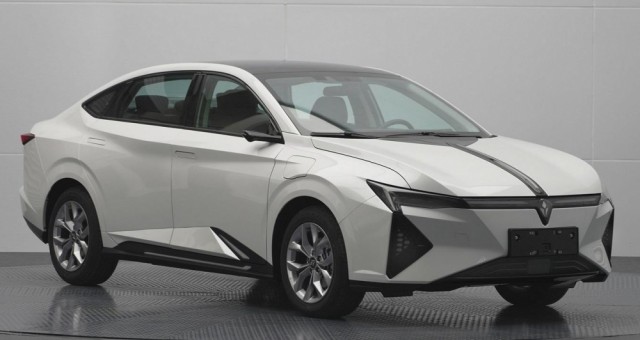 Chiếc sedan điện của Honda này có thiết kế 'na ná' KIA K4, có thể đi 520 km mỗi lần sạc