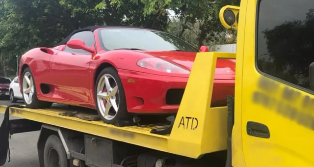 Bắt gặp Ferrari 360 Spider trên đường về với đội xe nghìn tỷ của 'Qua' Vũ