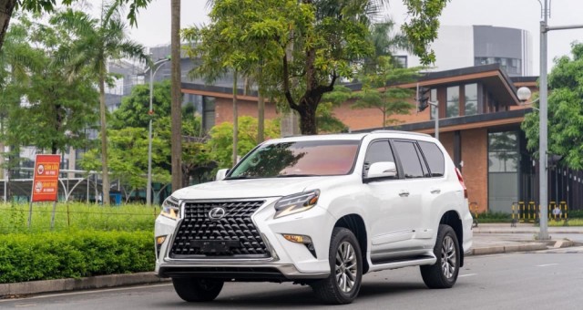 Lexus GX 460 rao bán chỉ ngang Ford Explorer sau 10 năm lăn bánh