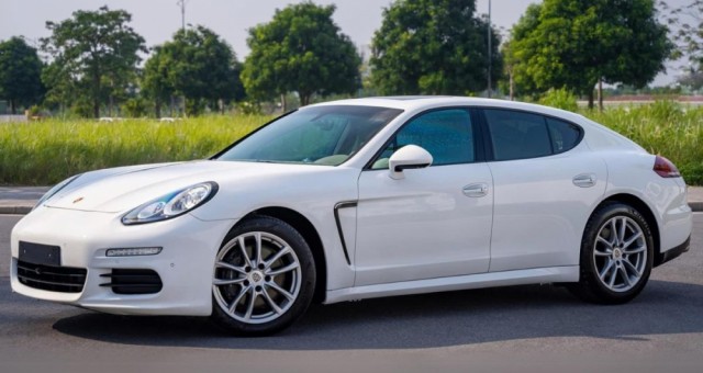 Lăn bánh hơn 1 thập kỷ, Porsche Panamera 2013 rao bán với giá ngang Honda Accord